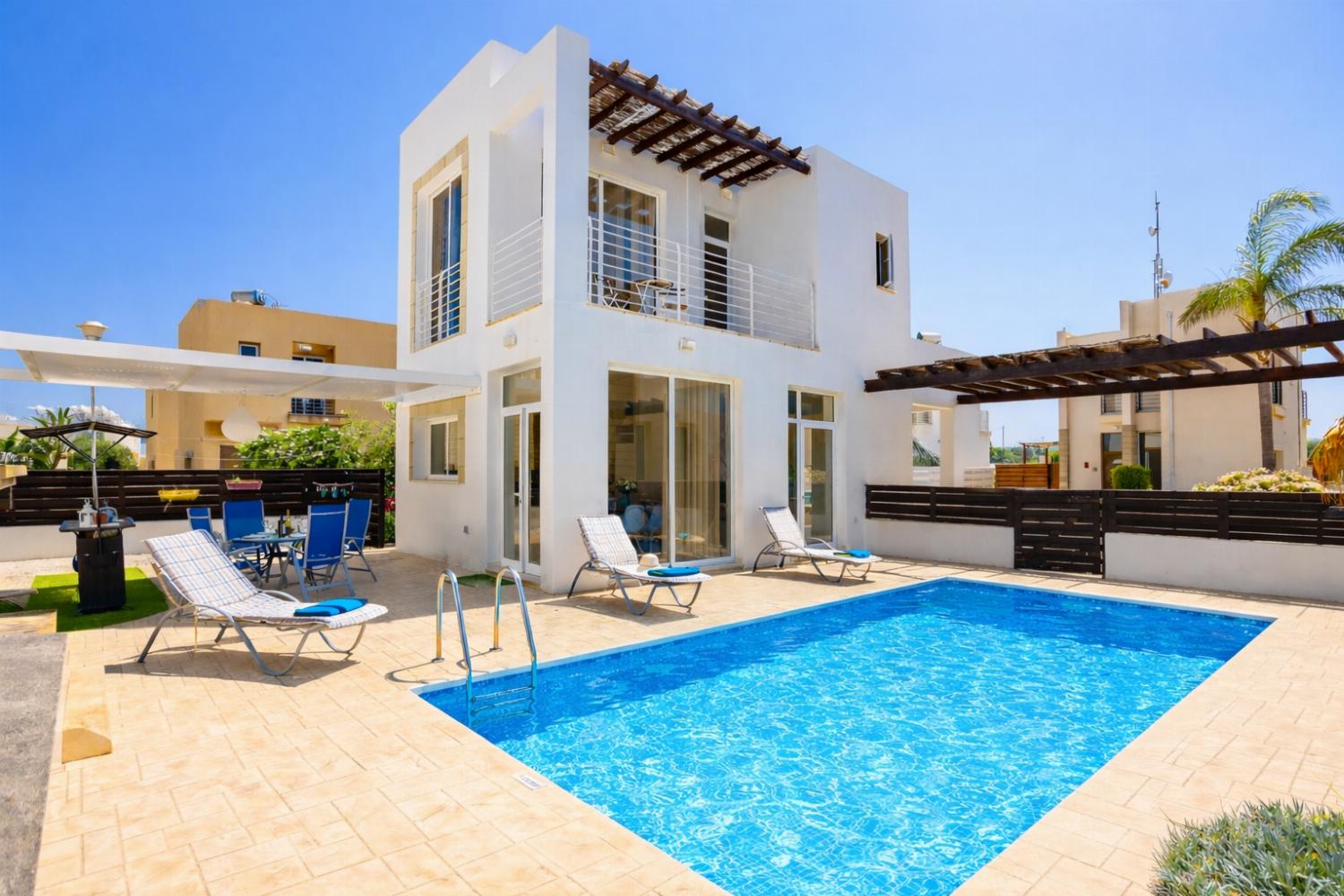 Reviews for Villa Vitamin Blue