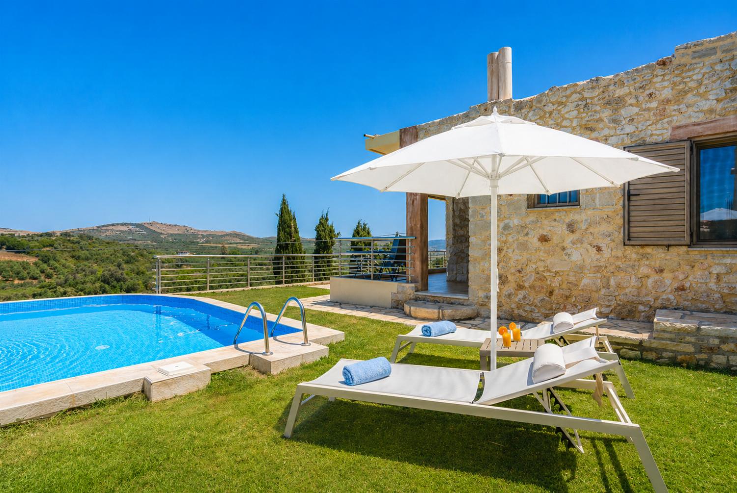 Reviews for Stefania Villa Dio