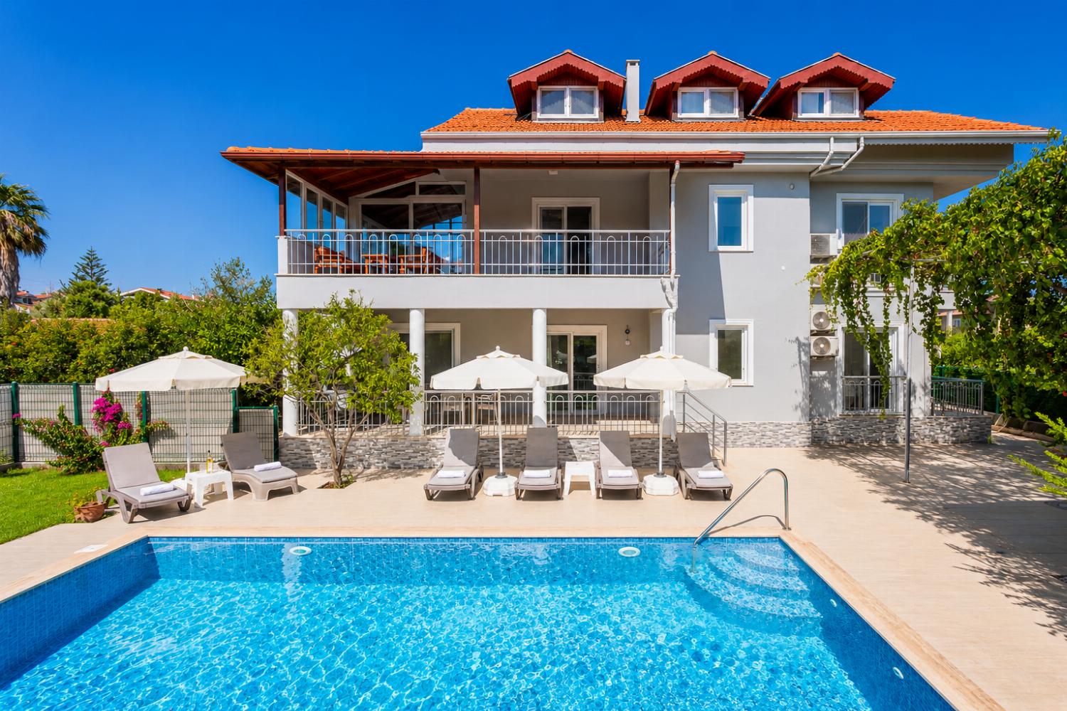 Reviews for Daisy Villa