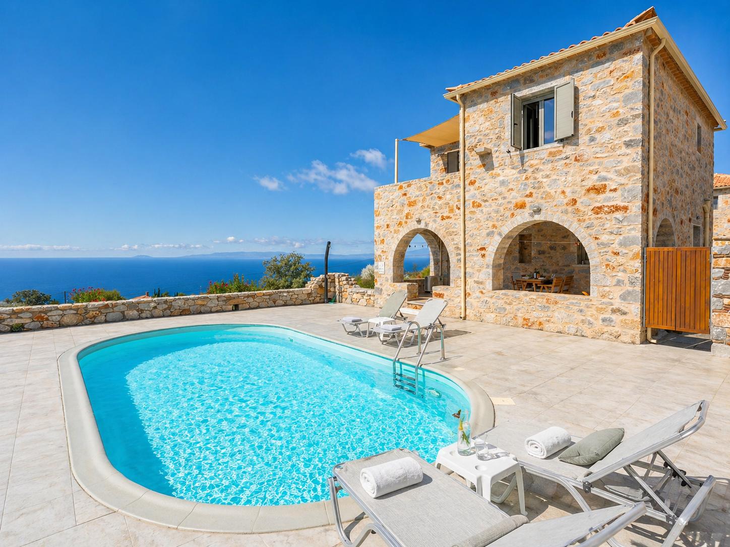Reviews for Villa Dioni Ena