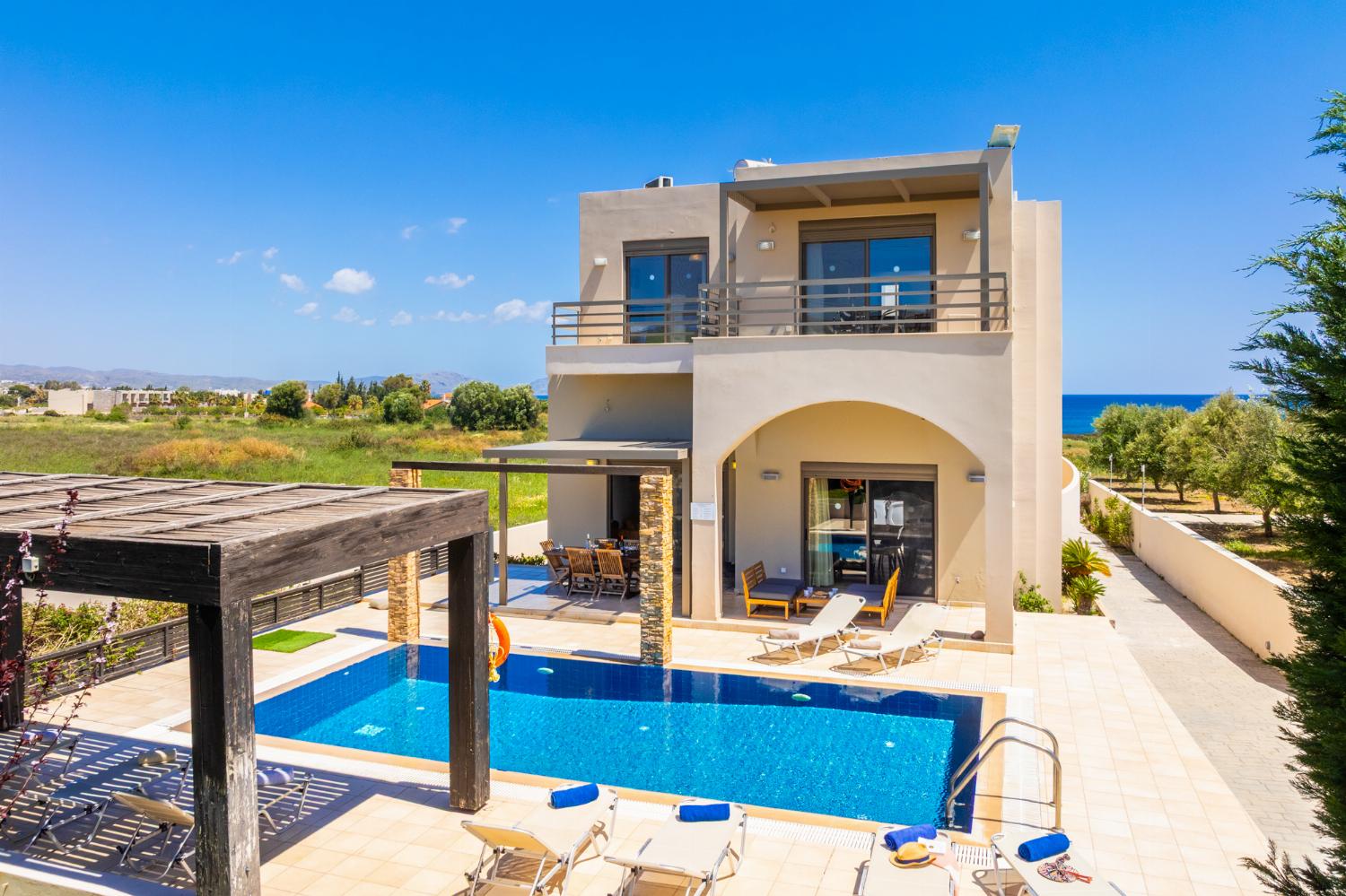 Reviews for Villa Blue Wave Tessera