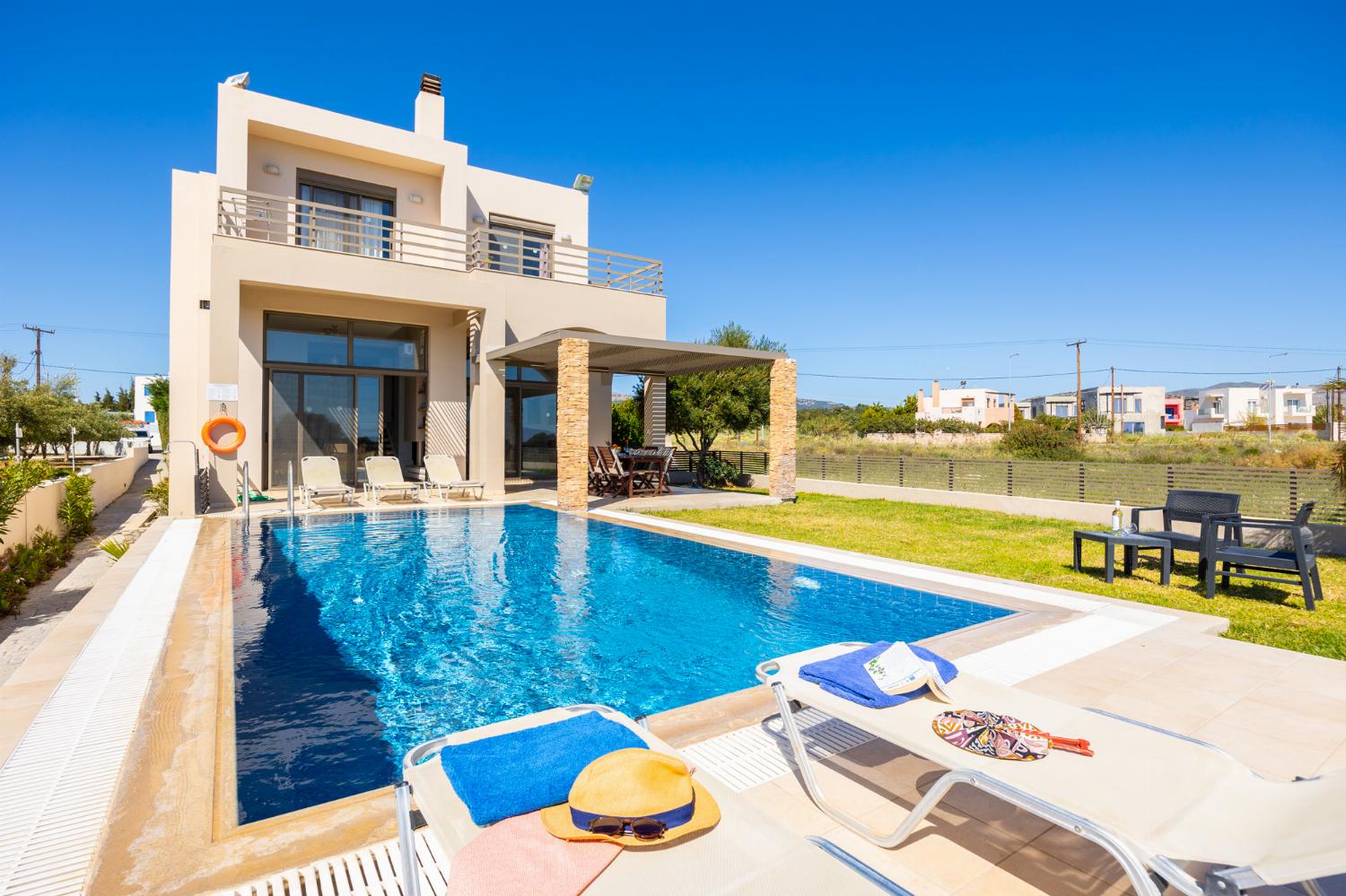 Reviews for Villa Blue Wave Tria
