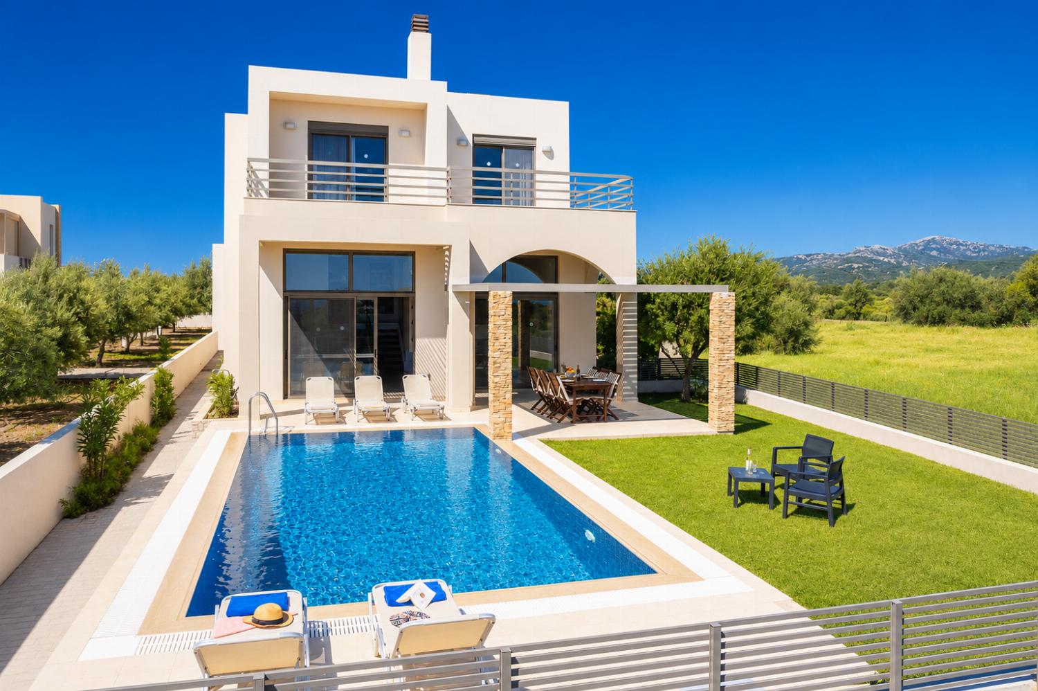 Reviews for Villa Blue Wave Tria
