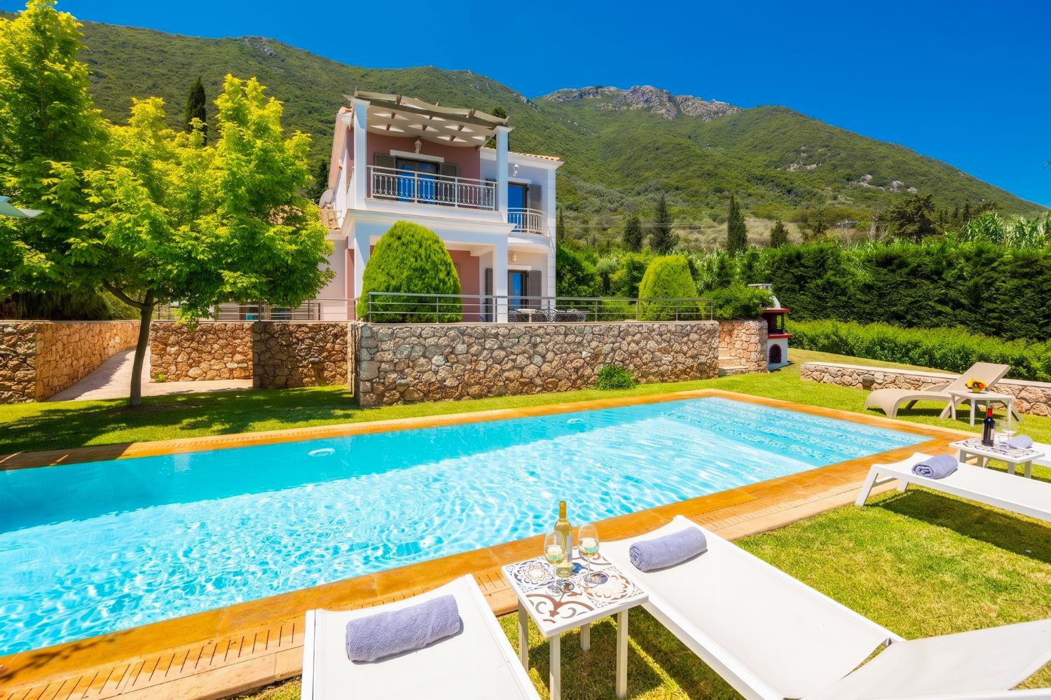 Reviews for Villa Kyklamino