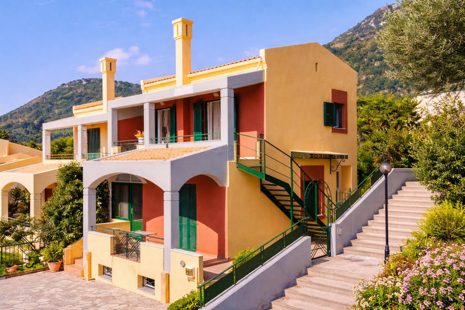 Reviews for Golden Tiara Apartment